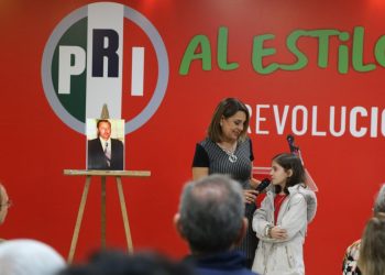 Honra el PRI Sonora trayectoria como militante priista del profesor Luis Peterson.