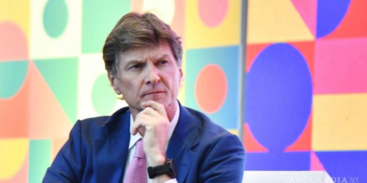 Enrique de la Madrid renuncia al PRI, tras 43 años de militancia.