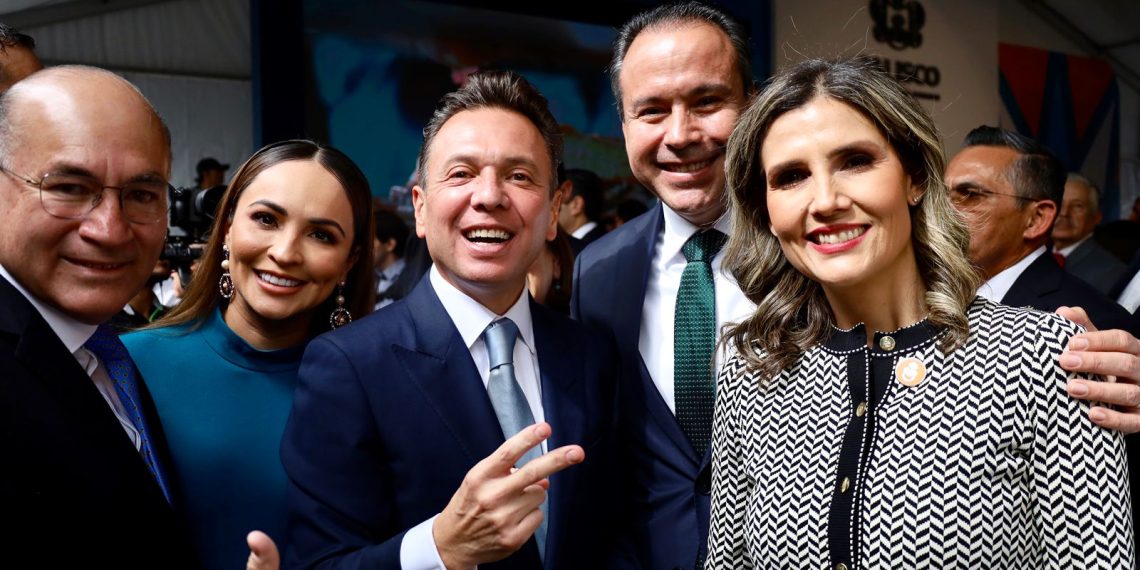 Asiste Toño Astiazarán a toma de protesta de Gobernador de Jalisco.