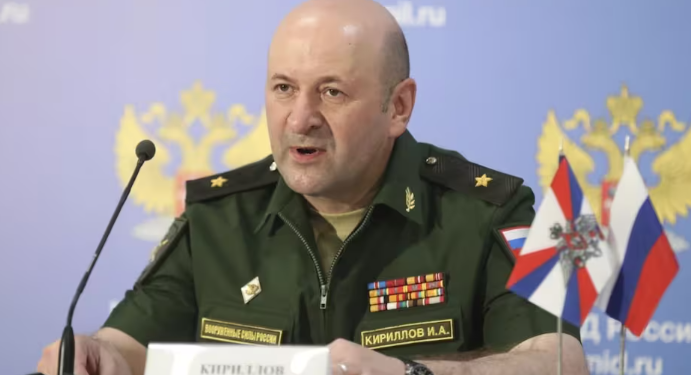 Asesinan con scooter bomba a jefe de las fuerzas de defensa nuclear de Rusia en Moscú.