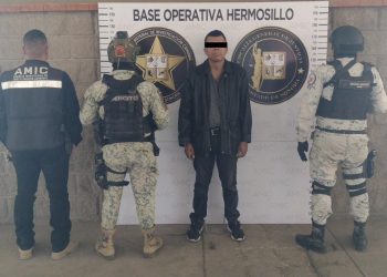 Aseguran droga y detienen a una persona durante cateo en Hermosillo.