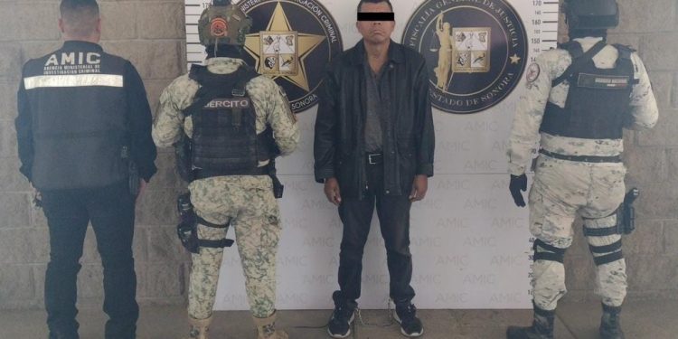 Aseguran droga y detienen a una persona durante cateo en Hermosillo.