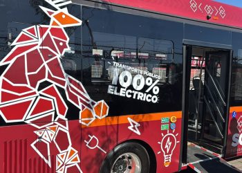 Entrega Gobernador Durazo camiones eléctricos y mejora transporte público en Hermosillo.