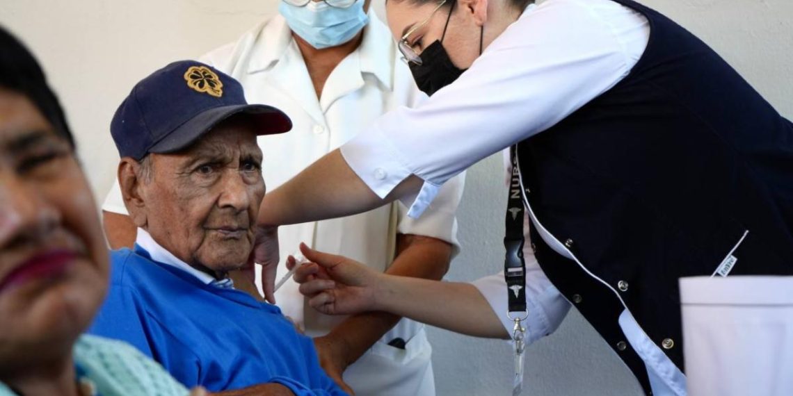 Invita Salud Sonora a vacunarse contra influenza y covid-19.