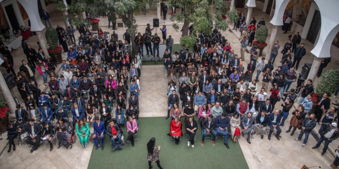 Anuncia a los Finalistas del Premio Estatal de la Juventud 2024.