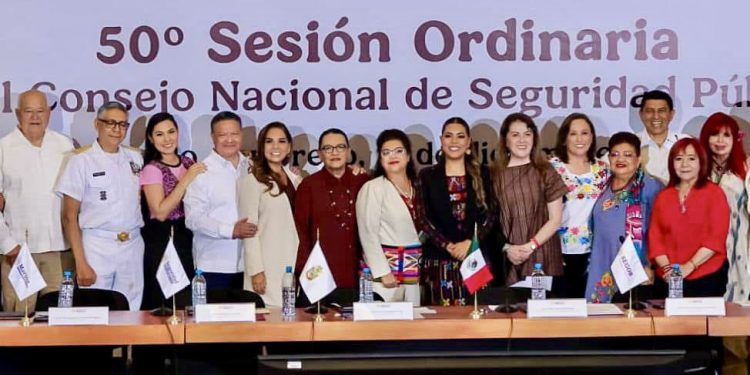 Sheinbaum regaña a gobernadores y los exhorta a ir diario a las mesas de seguridad.