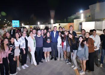 Beneficia Toño Astiazarán a familias del sur poniente y estudiantes de Cobach Villa Bonita con “Camina Segura”.