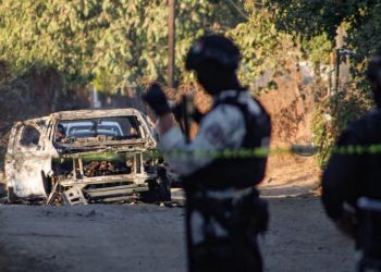 Culiacán vive otra noche de pánico tras una fuerte explosión y enfrentamientos en plena guerra entre El Mayo y Los Chapitos.
