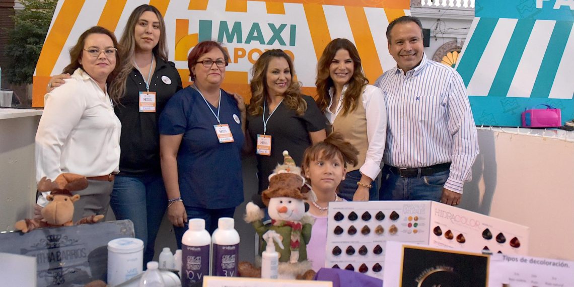 Atestiguan Toño Astiazarán y Patty Ruibal graduación de sexta generación de Maxi Apoyo.