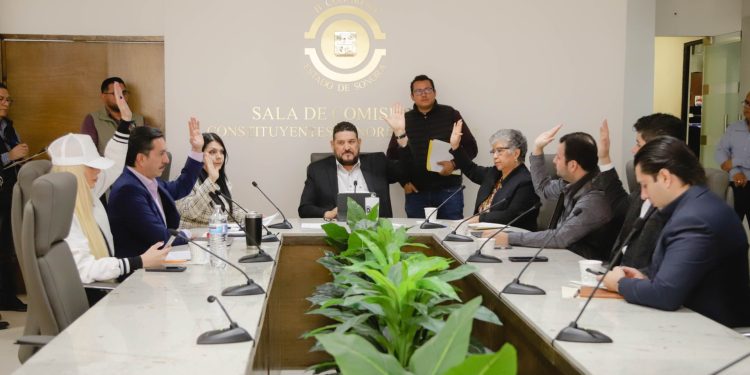 Avalan en Comisión de Gobernación iniciativas del Ejecutivo estatal.