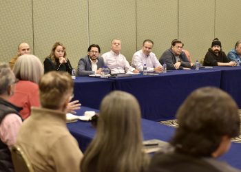 Dialoga Toño Astiazarán sobre proyecto integral de paso desnivel Colosio y Solidaridad con integrantes de Hermosillo ¿Cómo Vamos?