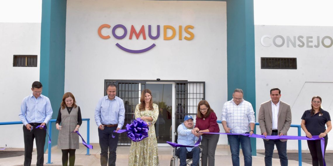 Inauguran Antonio Astiazarán y Patty Ruibal remodelación de instalaciones de COMUDIS.