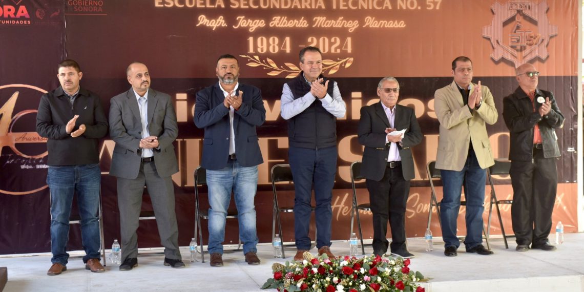 Lleva Antonio Astiazarán el programa Reciclase a la Secundaria Técnica 57.