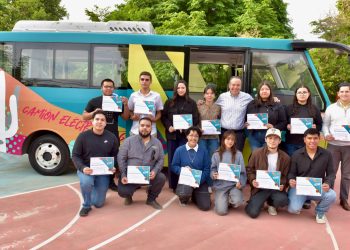 Estudiantes beneficiados cuidarán el correcto funcionamiento y transparencia del HBUS: Toño Astiazarán