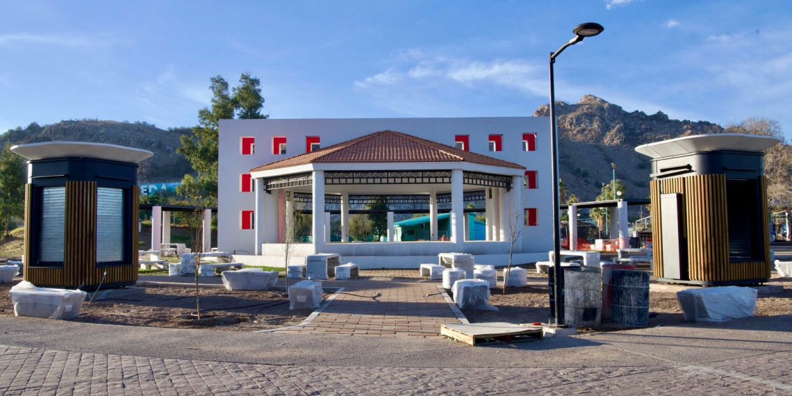 Sonora rescata espacios de tradición con rehabilitación de kiosco de La Sauceda.