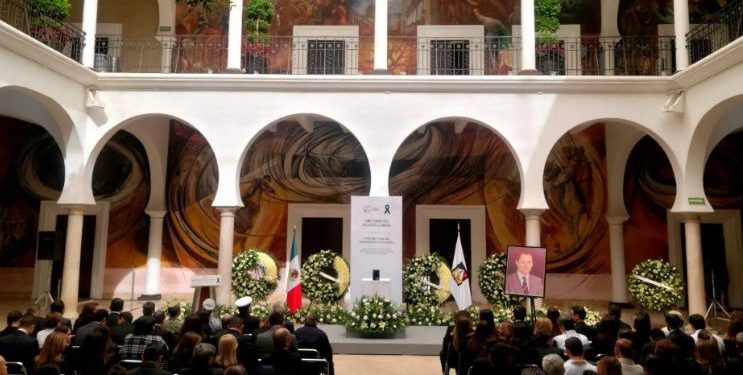 Rinden homenaje a ex gobernador Samuel Ocaña García.