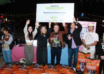 Entrega Omar Del Valle Colosio más de tres toneladas de croquetas a agrupaciones de rescate animal.