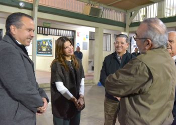 Constatan Toño Astiazarán y Patty Ruibal beneficios de energía solar en Fundación Presbítero Luis López Romo.