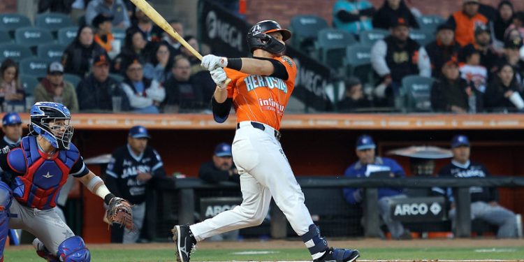 Naranjeros iguala la semifinal ante Charros.