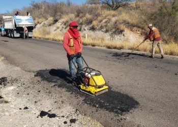 Sonora trabaja en acciones de bacheo y conservación en carreteras del estado.