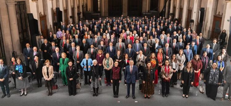 Sheinbaum pide a cónsules proteger a migrantes mexicanos ante amenazas de Trump.