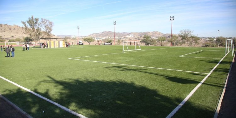 Rescata Gobernador Durazo unidades deportivas en beneficio de niños, jóvenes y adultos atletas.