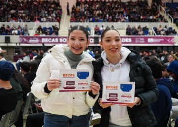 Gobierno de Sonora entrega becas, patrullas y equipamiento de seguridad para beneficio del sur del estado.
