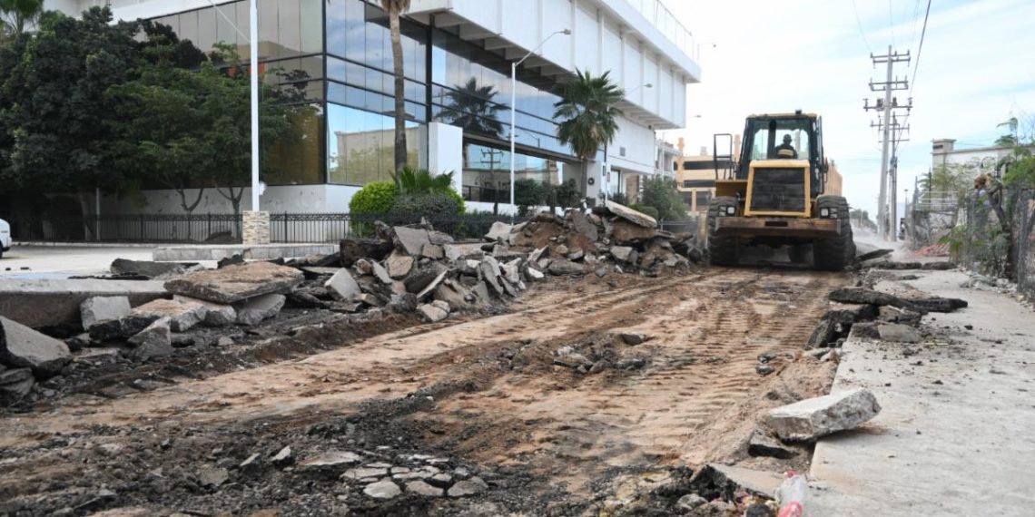 Reanuda Gobierno de Sonora trabajos de modernización en calles del centro histórico y cívico de Hermosillo.