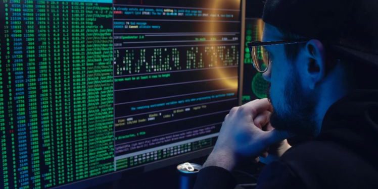 Anuncia Trump inversión privada de hasta 500 mil mdd en inteligencia artificial.