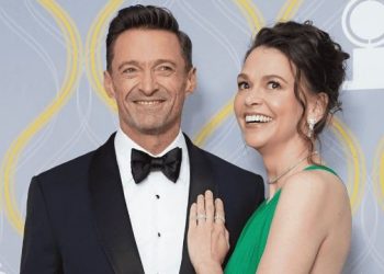 Hugh Jackman y Sutton Foster confirman su noviazgo.