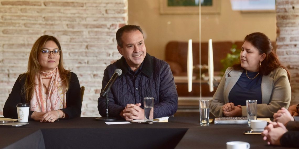 Trabaja Toño Astiazarán para convertir a Hermosillo en la ciudad solar sustentable.