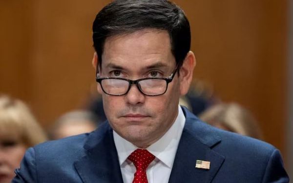 Por órdenes de Marco Rubio, EU dejará de emitir pasaportes de género neutro.