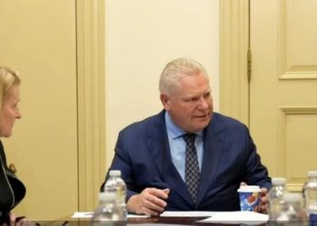 Jefe de Gobierno de Ontario acusa a México de perjudicar empleos en EU y Canadá por su relación con China.