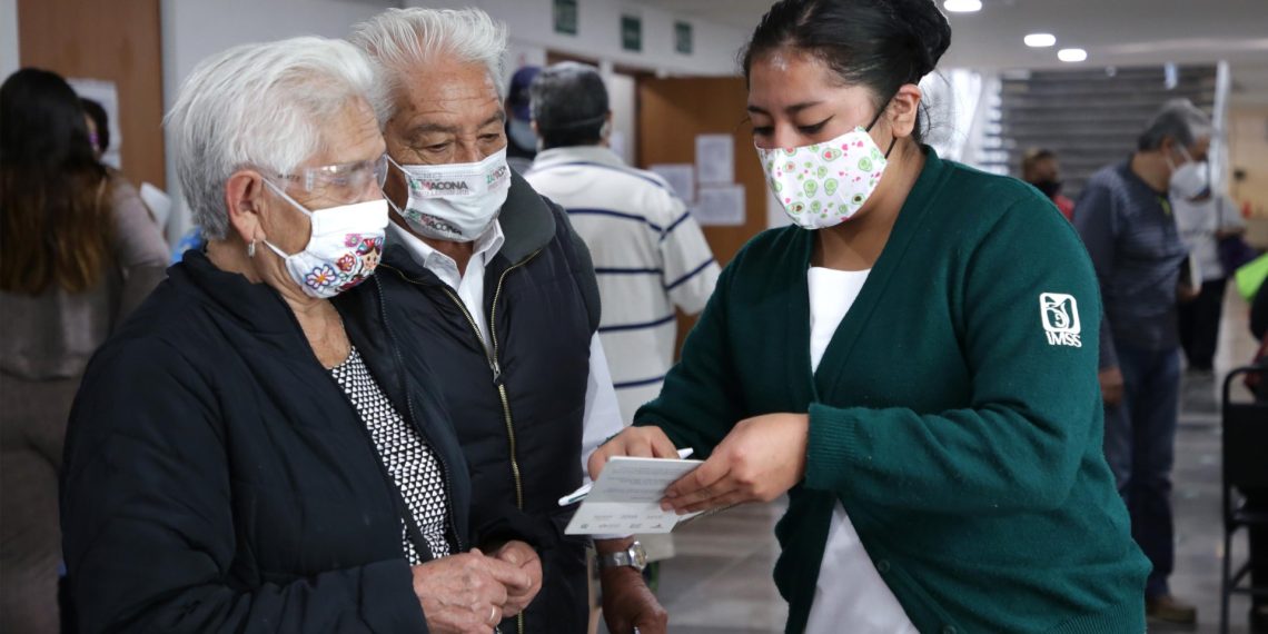 Con la contratación de más de 10 mil enfermeras y enfermeros, IMSS fortalece atención y servicios preventivos.