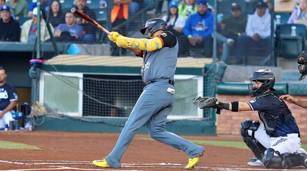A base del corazón Naranjeros regresaron de una desventaja para triunfar en extra innings 4-2 ante Obregón para igualar la serie de postemporada.