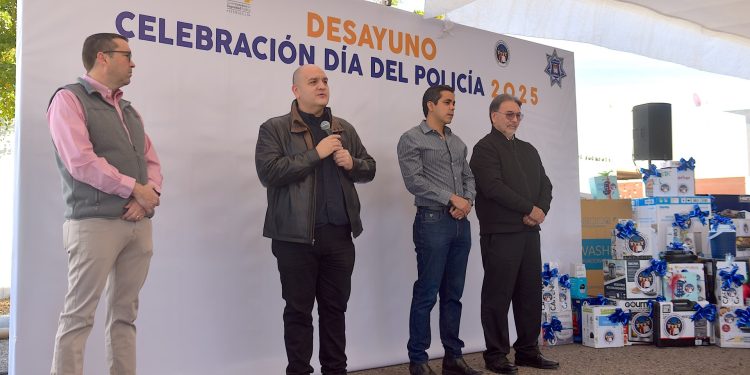 Reconoce Gobierno de Toño Astiazarán labor de policías municipales en su día.