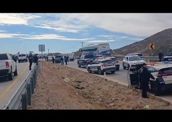 Enfrentamiento al sur de Hermosillo; extraoficialmente hay dos muertos, un carro incendiado y dos detenidos.