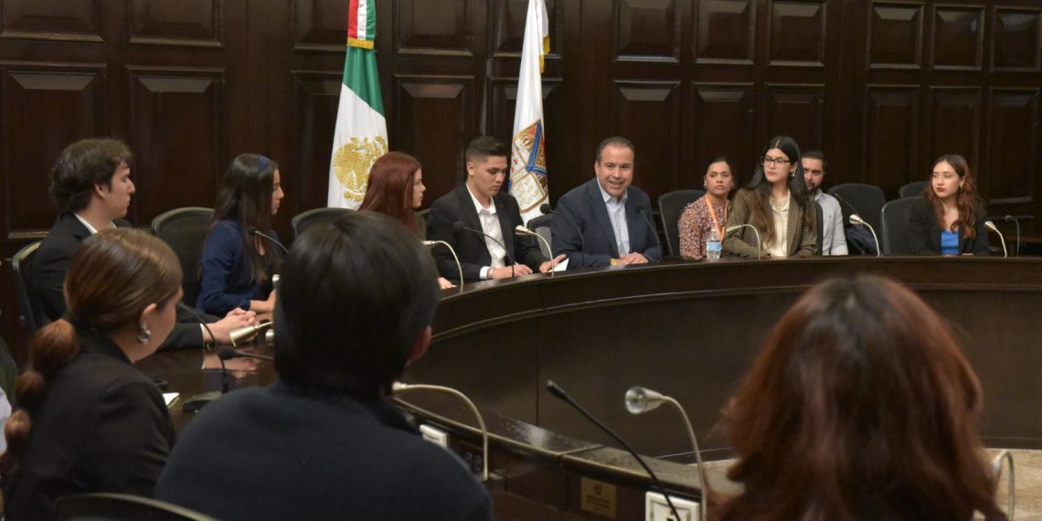 Suma Toño Astiazarán a jóvenes para trabajar a favor de Hermosillo.