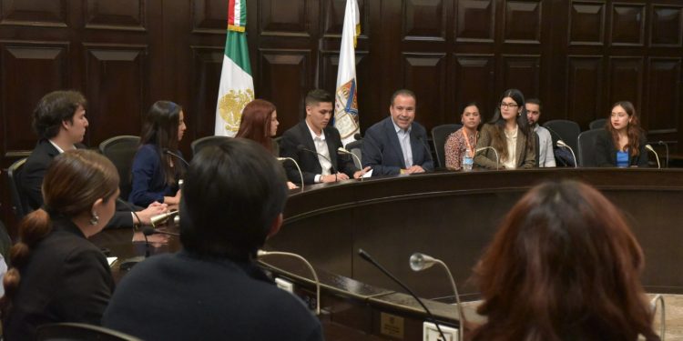 Suma Toño Astiazarán a jóvenes para trabajar a favor de Hermosillo.