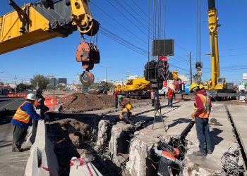 Anuncia Toño Astiazarán dobles turnos laborales en construcción de puente a desnivel Colosio y Solidaridad.