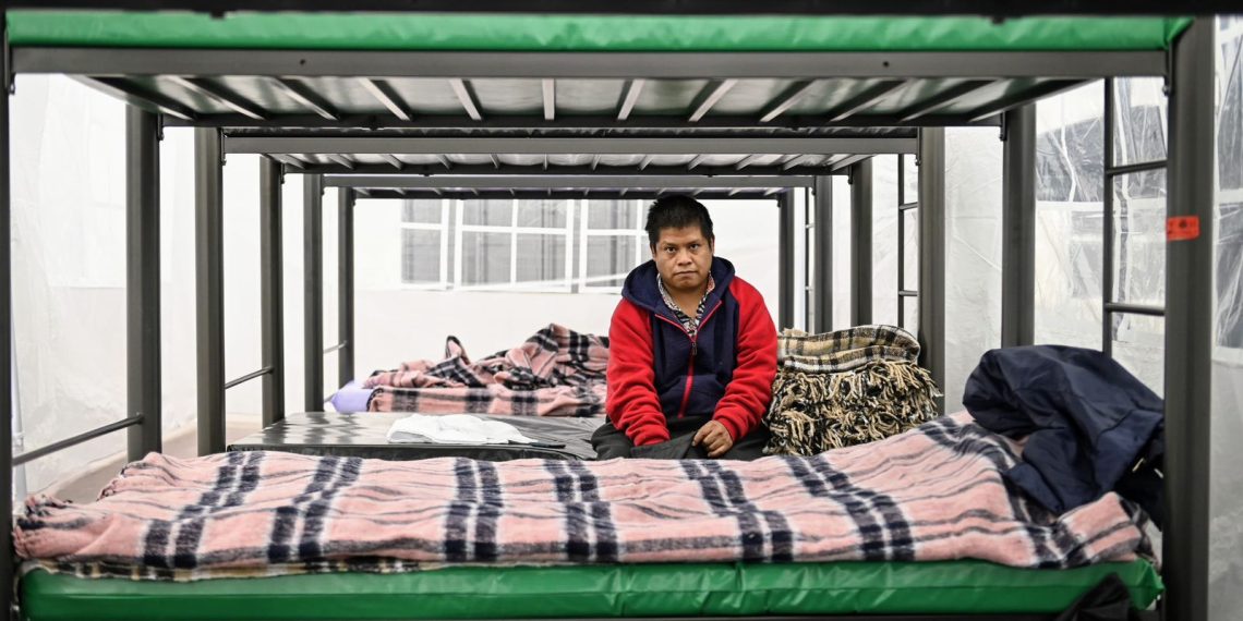 Gobernador Durazo y Presidenta Sheinbaum garantizan trato digno en albergues para personas repatriadas en Sonora.