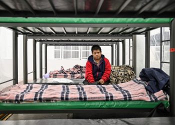 Gobernador Durazo y Presidenta Sheinbaum garantizan trato digno en albergues para personas repatriadas en Sonora.