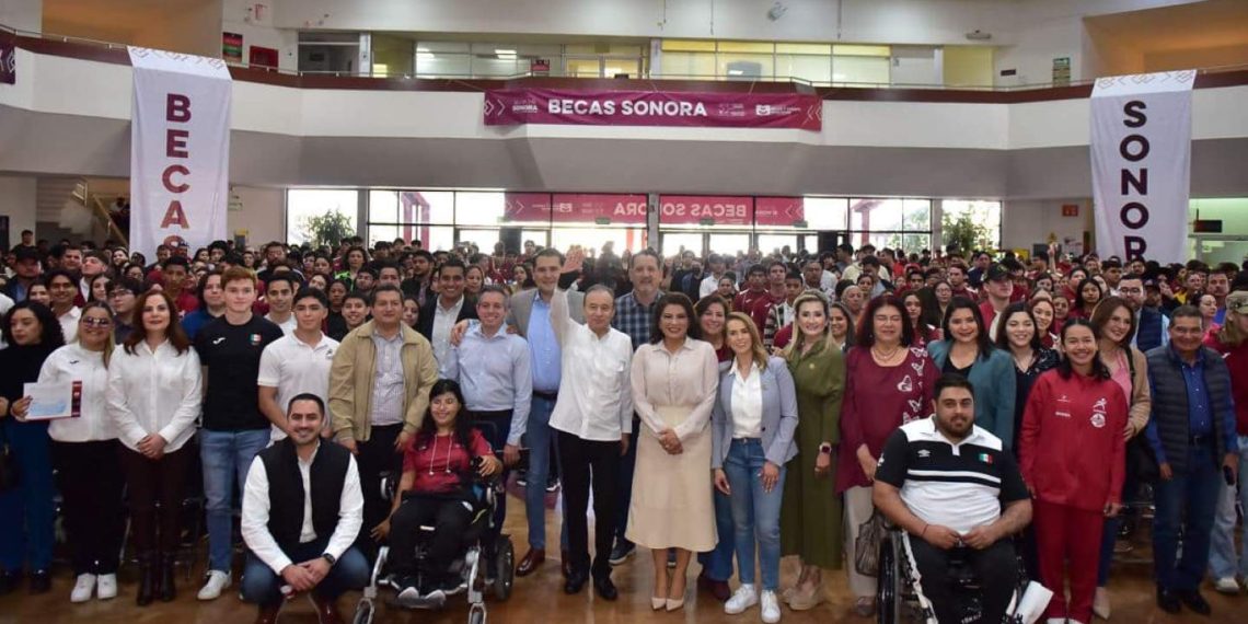 Columna Nada Personal: Que caray. Con un atraso de dos años, el Gobierno de Sonora entrega estímulos académicos y deportivos.