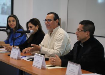 Presentan docentes de Creson Red de Investigación de Escuelas Normales.