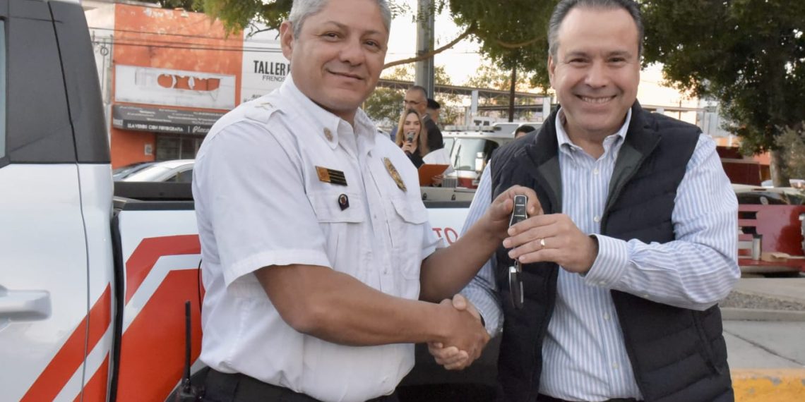 Apoya Toño Astiazarán con cuatro unidades nuevas a Bomberos de Hermosillo.