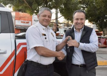 Apoya Toño Astiazarán con cuatro unidades nuevas a Bomberos de Hermosillo.