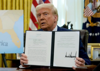 Trump firma plan para imponer aranceles recíprocos a socios comerciales.