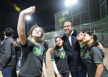 Supervisa Toño Astiazarán mejoras en el estadio de Softball Carlos Rendón.