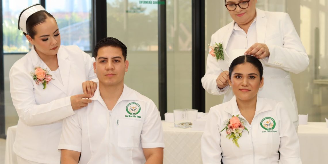 Hace historia primera generación de enfermeras y enfermeros de la UTEtchojoa.