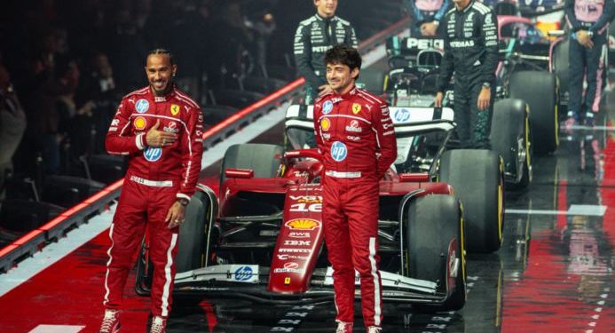 Abuchean a Red Bull en la presentación de todos los coches para la temporada 2025 de la Formula 1, ¡Ferrari se llevó la noche!.